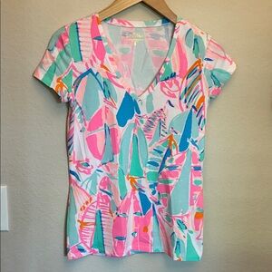 Lilly Pulitzer Vibrant M V-Neck Women's Tee XS